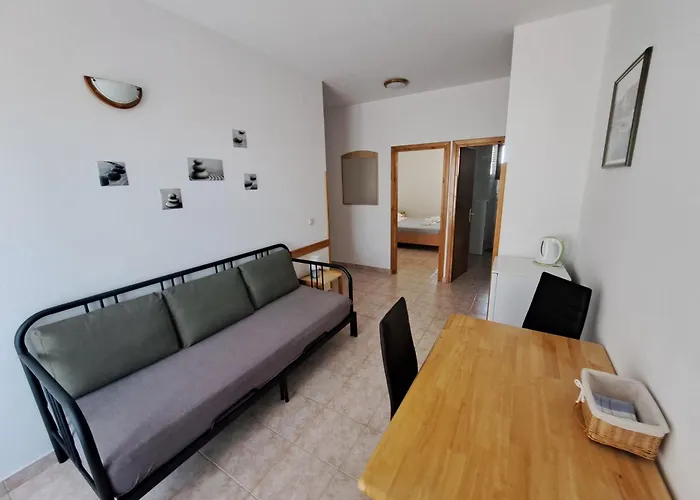 Saric דירה יאדריה