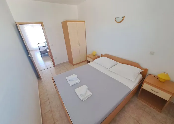 Saric דירה יאדריה